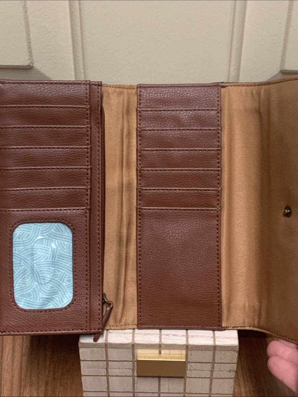 The SAK Leather Wallet - Picture 5 of 16